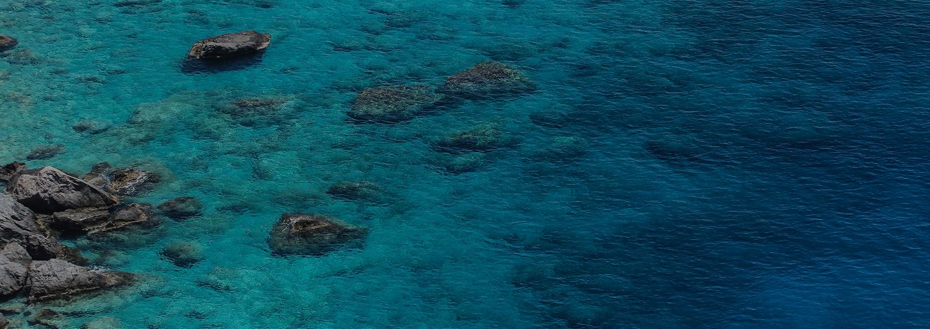 Mar Mediterráneo Aguas de color azul intenso